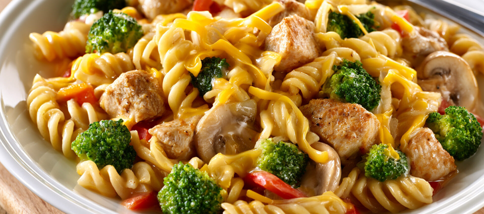 SEPTEMBER_RecipeImages_LastMinuteCheddarChickenAndRotini-1920x850 Last Minute Chicken Cheddar Rotini